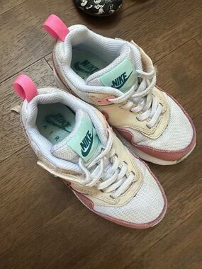 Nike White and Pink Kids Sneakers with Mint Logo